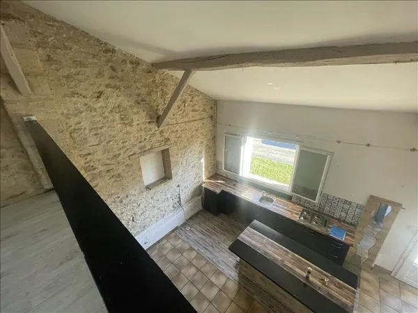 Maison en pierre de 3 pièces principales