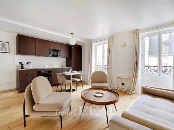Paris 7 - Rue Cler - Saint Dominique - Appartement de deux pièce