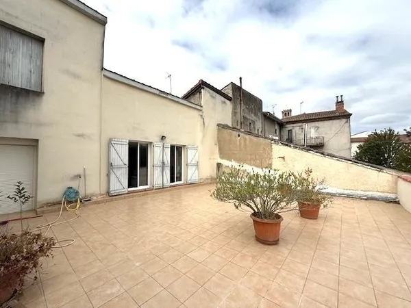 PAMIERS : ENSEMBLE IMMOBILIER COMPRENANT UN LOCAL COMMERCIAL