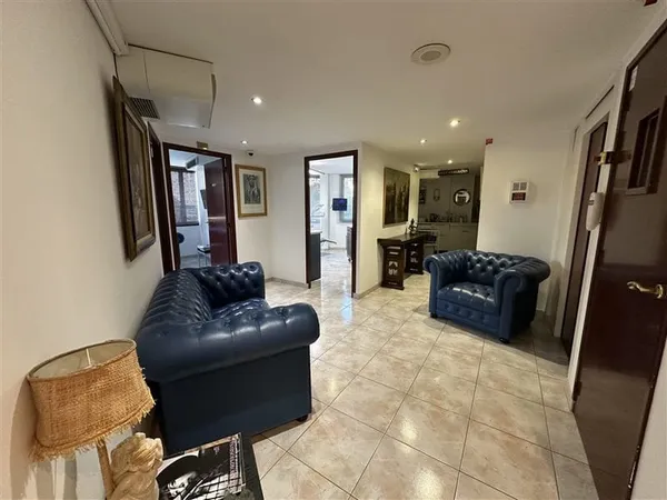 LA BAULE, EMPLACEMENT PREMIUM POUR CE LOCAL COMMERCIAL