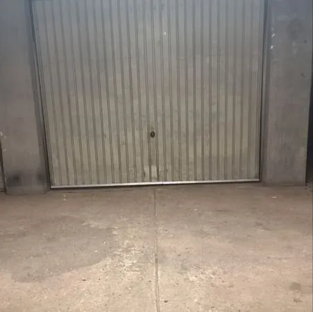 Loue box garage