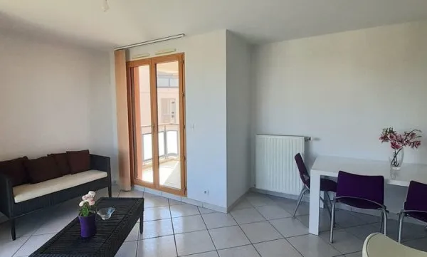 MEYZIEU CENTRE GARE T3 balcon garage