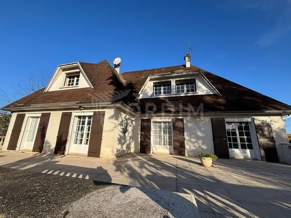 Maison d'architecte à Épineuil