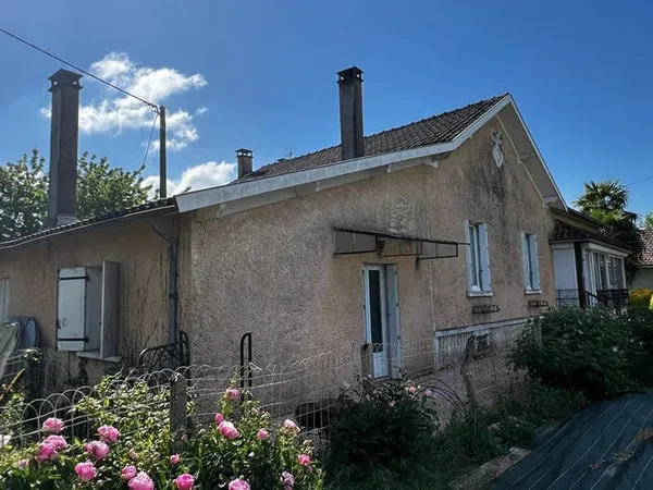 Maison T5/6 d'env. 200 m2 avec étang, verger et nombreuses annexes sur SANILHAC (24660)