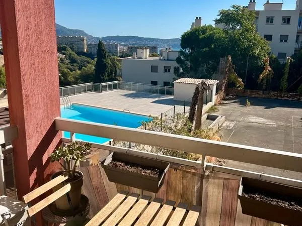 Studio 32m2 - terrasse + box fermé Fabron