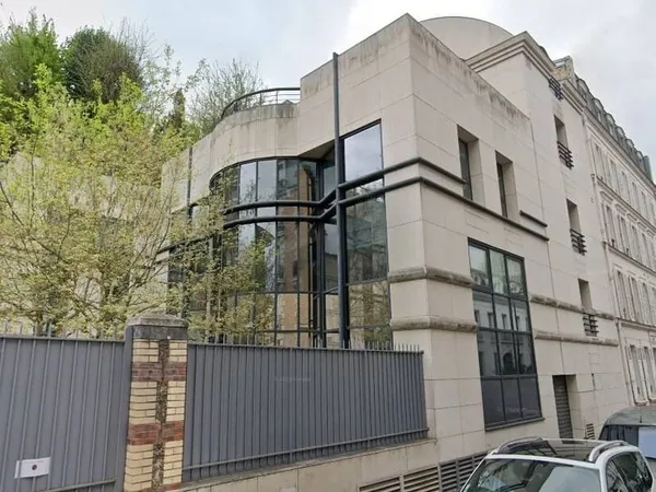 Bureaux 591 m²