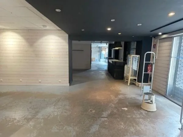 Local commercial 272 m²