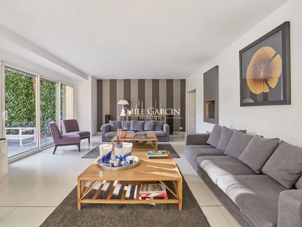 A vendre-Maison La Celle Saint Cloud -10 pièce(s) 265 m2-jardin