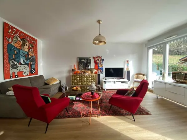 TANINGES : APPARTEMENT T4 AVEC GARAGE ET CAVE