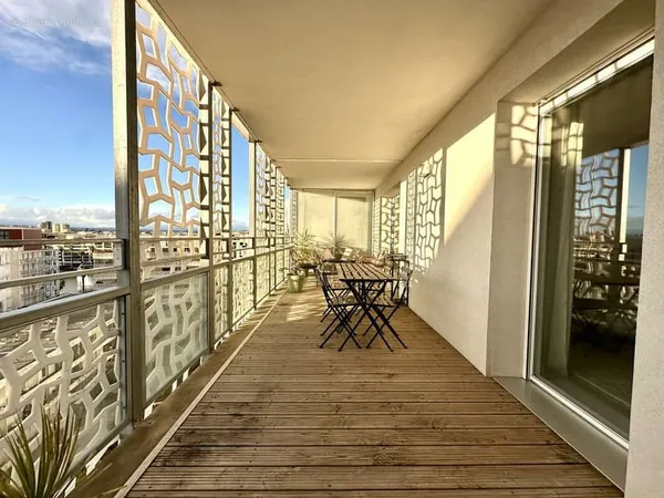 Superbe T3 en étage élevé