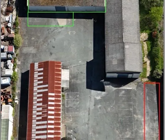 Local 450 m2 sur terrain clos