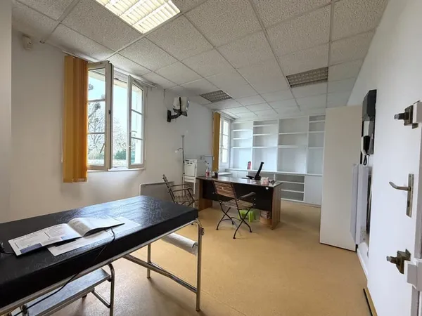 LOCAUX A LOUER