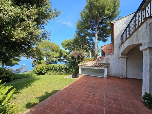 VILLA JUMELÉE AVEC VUE MER DOMAINE PRIVÉ À LA POINTE DU CA