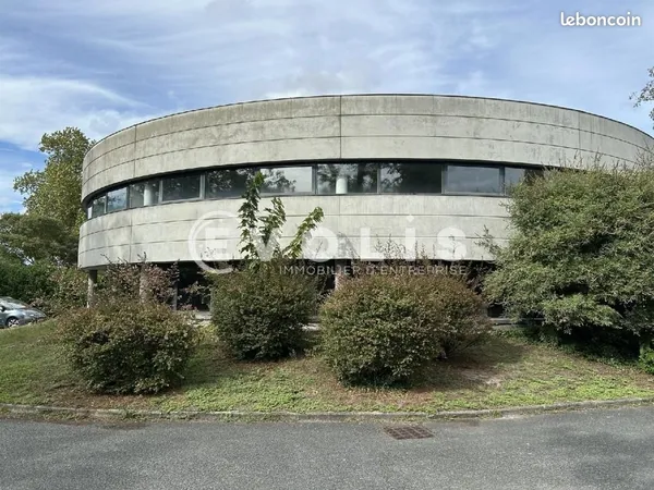 Bureaux 153 m²