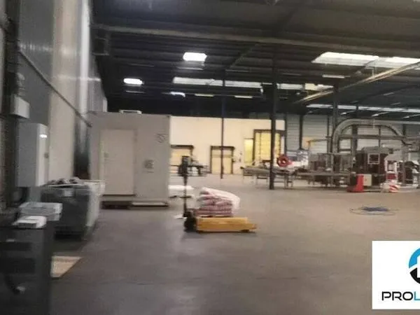 Local d'activité 865 m²