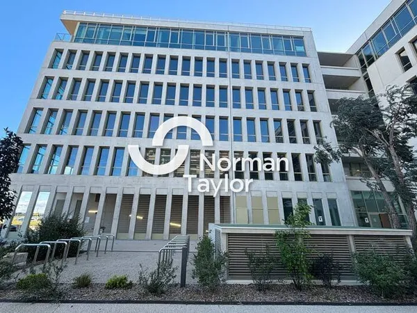 Bureaux 1185 m²