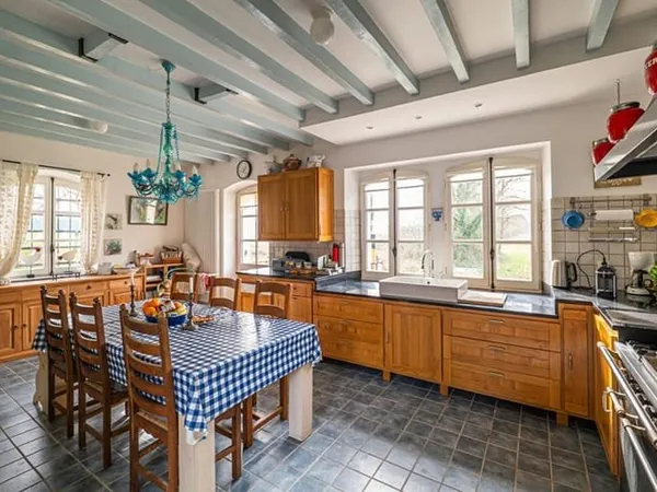 Maison Montval Sur Loir 5 pièce(s) 148 m2 - 3 chambres -