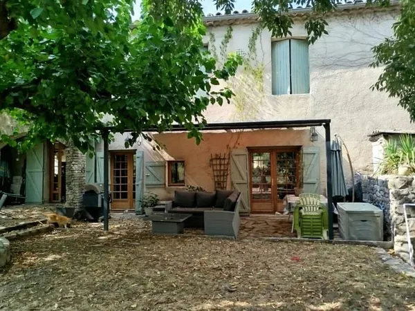 Laroque, maison d'environ 158 m2 avec 4 chambres