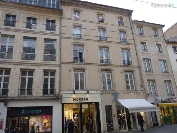 Appartement Rue Saint Georges (possible colocation)