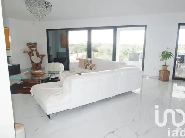 Maison 7 pièces 300 m²