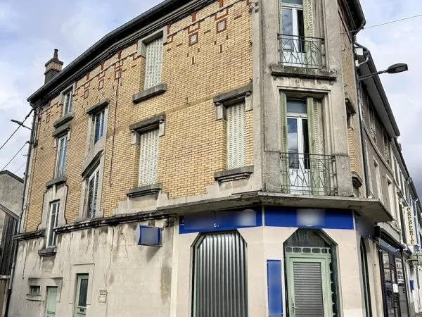 IMMEUBLE AVEC LOCAL COMMERCIAL EN CENTRE VILLE