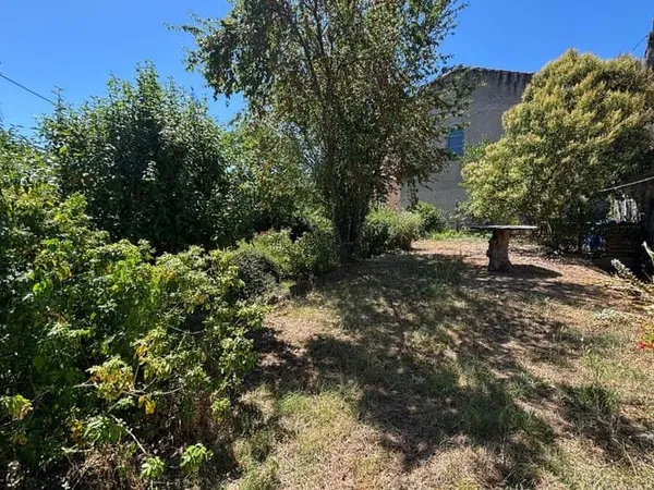 Terrain 338 m²