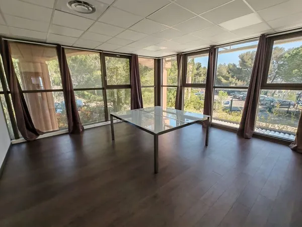 Bureaux 239 m2