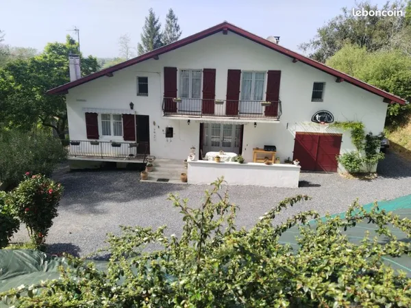Maison 5 pièces 300m²