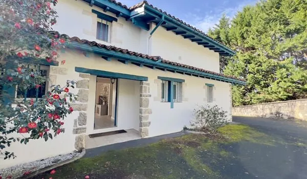 Maison 9 pièces 248 m²