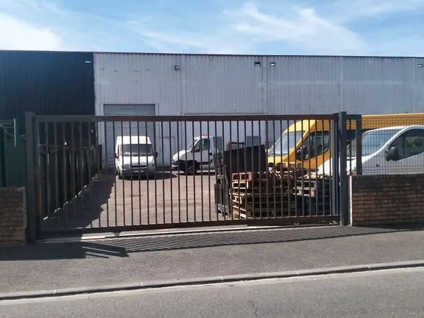 Entrepôt 370m2 Roissy en Brie