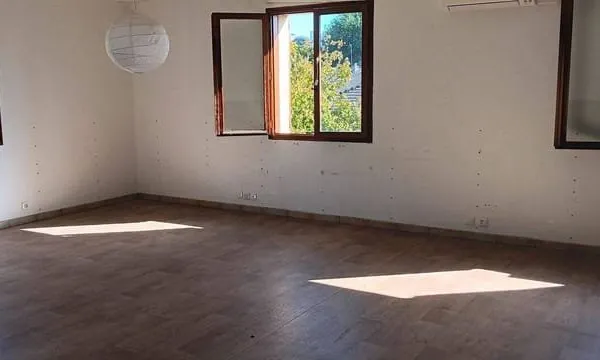 Bureaux 90 m²