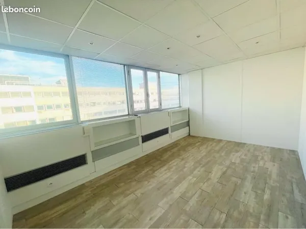35 Pastorelli : bureau à louer