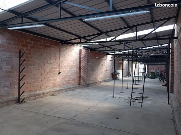 Local 165 m² BETHUNE