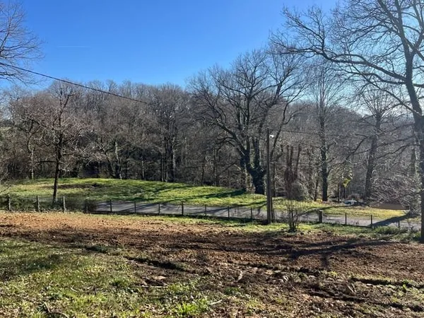 Terrain 1049 m²