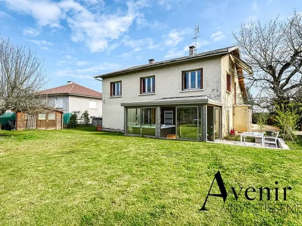 Belleville-en-Beaujolais - Maison familiale de 204 m² - Terrain de 979 m²