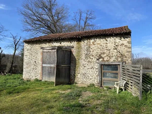 Jolie grange à rénover et terrain séparé