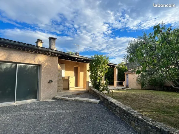 Maison à louer 880 / mois