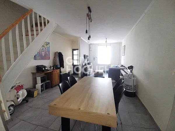 Charmante Maison à Houplines avec extérieur