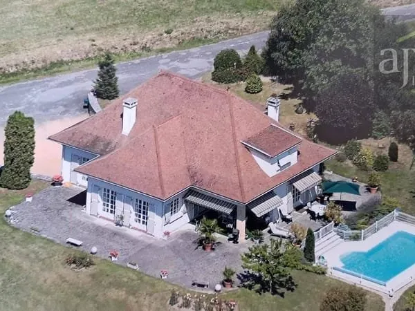 Maison 9 pièces 220 m²