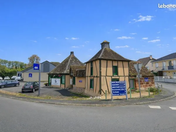 Location local professionnel - centre st-pantaléon-de-larche - 10mn brive - emplacement premium - st