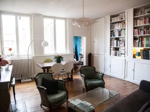 Bel appartement sur cour plein centre