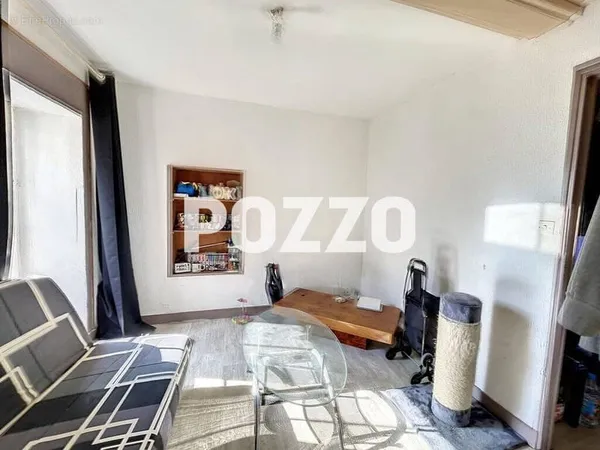 Coutances, Immeuble de rapport comprenant trois appartements loués, tout proche centre ville