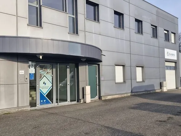 Bureau 7 pièces 125 m²