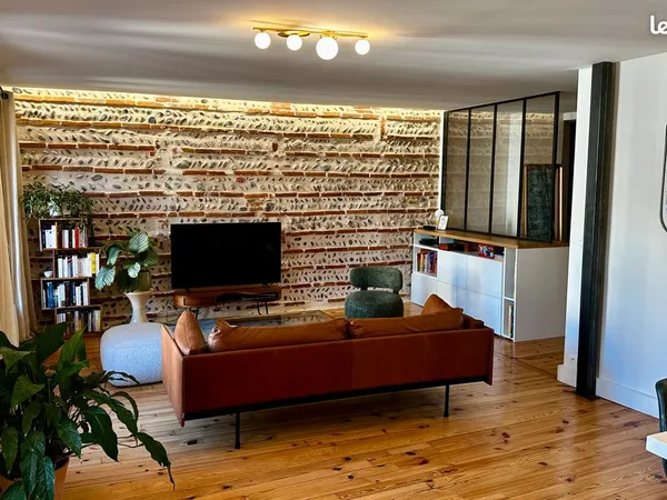 T4 Duplex rénové avec balcon terrasse au calme - 105 m² - Jeanne-d'Arc / Centre
