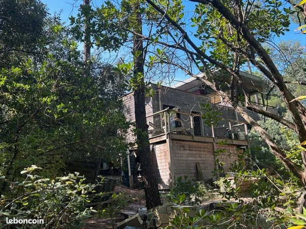 Rez de jardin de maison, bien atypique de 125m2