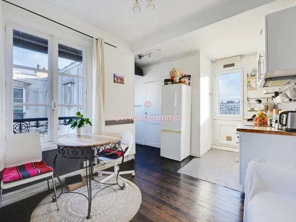 Charmant 2 Pièces de 28m² avec vue Sacré Coeur.