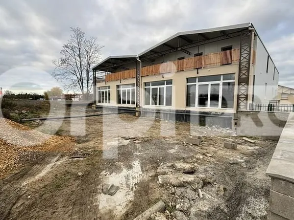 Local commercial 307 m²