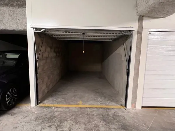 Box parking 🅿️ Antony