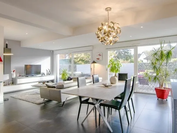 A la vente à BLOTZHEIM (68) maison contemporaine de 7 pièces avec jardin, sous-sol et garage