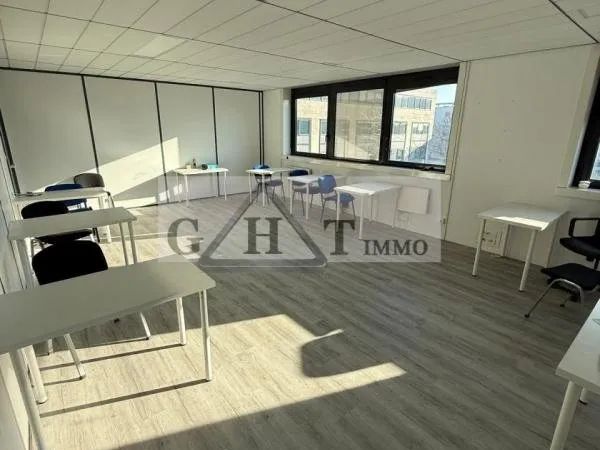 190 M² DE BUREAUX A VENDRE A LOGNES